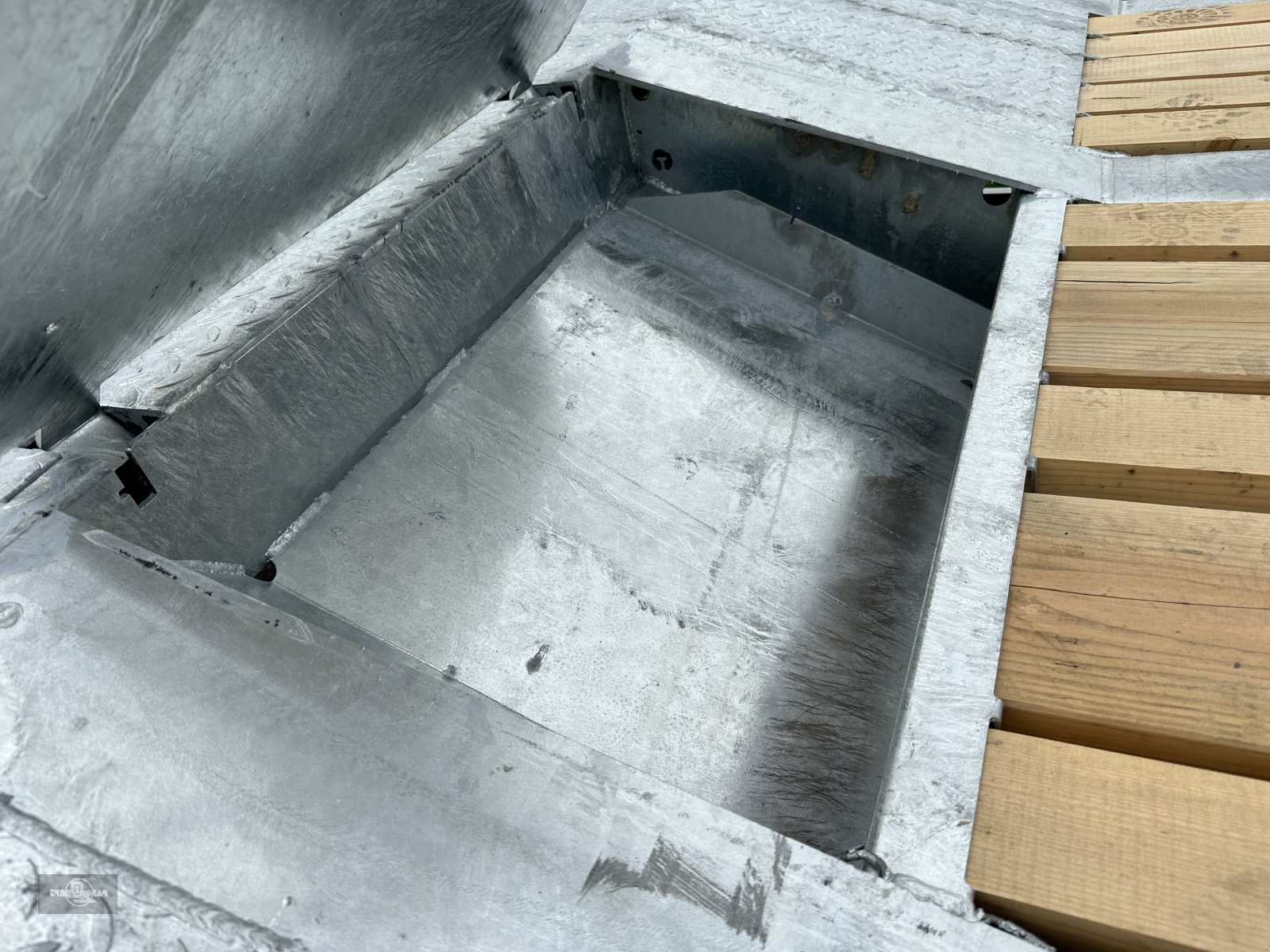 Tieflader des Typs Fliegl DTS-S 300 80 km/h LKW Tieflader mit Hyd. Rampen, Neumaschine in Rankweil (Bild 7)