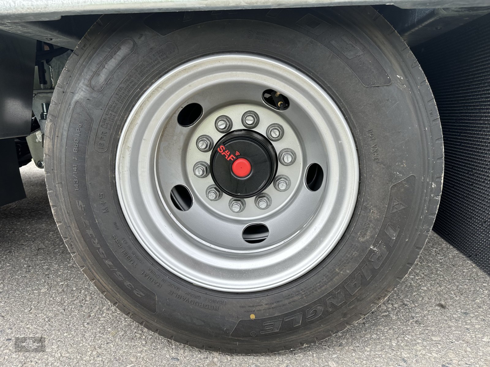 Tieflader des Typs Fliegl DTS-S 300 80 km/h LKW Tieflader mit Hyd. Rampen, Neumaschine in Rankweil (Bild 13)