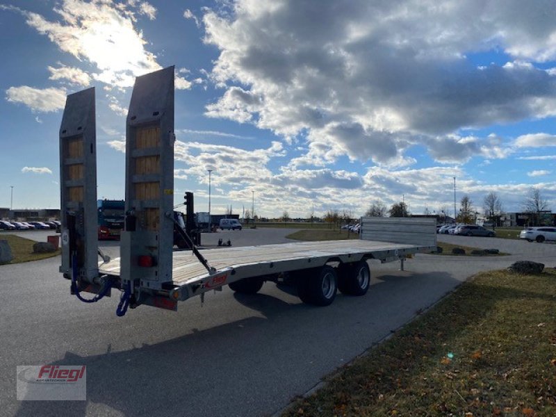 Tieflader des Typs Fliegl TPA 200, Neumaschine in Mühldorf (Bild 8)