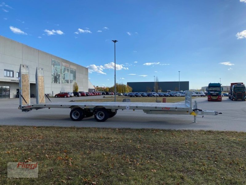 Tieflader des Typs Fliegl TPA 200, Neumaschine in Mühldorf (Bild 9)