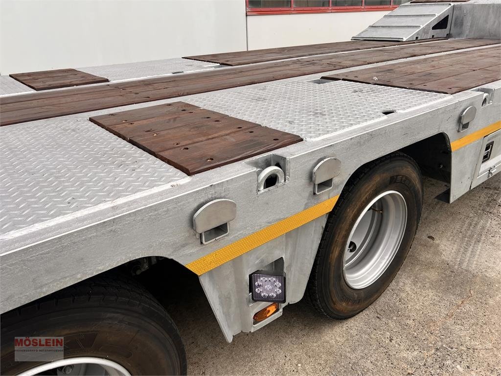 Tieflader van het type Möslein ST 3 3 Achs Satteltieflader neu, Gebrauchtmaschine in Schwebheim (Foto 11)