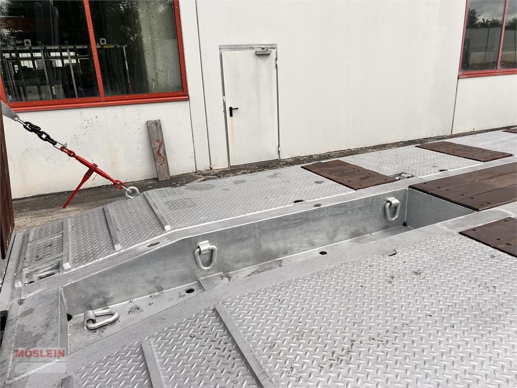 Tieflader van het type Möslein ST 3 3 Achs Satteltieflader neu, Gebrauchtmaschine in Schwebheim (Foto 16)