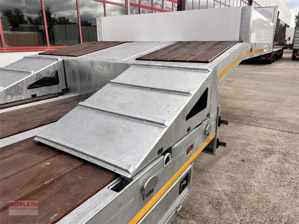 Tieflader van het type Möslein ST 3 3 Achs Satteltieflader neu, Gebrauchtmaschine in Schwebheim (Foto 13)