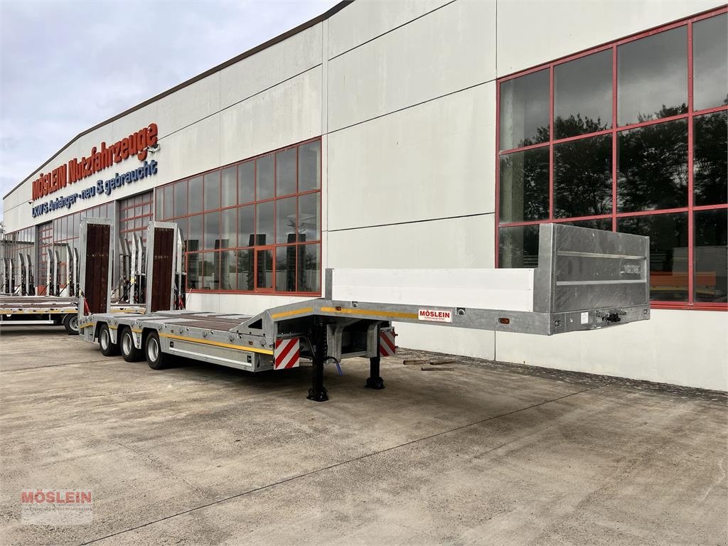 Tieflader van het type Möslein ST 3 3 Achs Satteltieflader neu, Gebrauchtmaschine in Schwebheim (Foto 2)