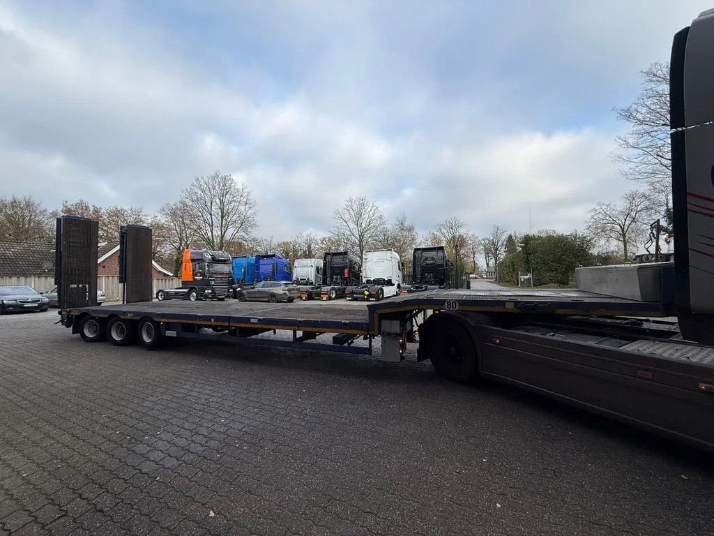 Tieflader des Typs Nooteboom 3AS gedwongen gestuurd Oprijkleppen Hefbaar bed!, Gebrauchtmaschine in Saasveld (Bild 8)