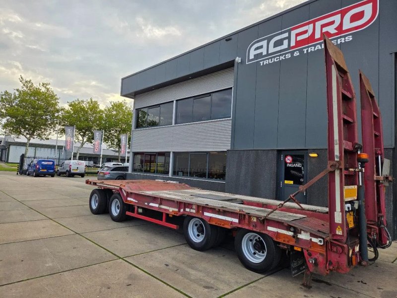 Tieflader des Typs Nooteboom 4 as bladgeveerd, hydr rampen, verbreders zijn er bij, Gebrauchtmaschine in Emmeloord (Bild 1)