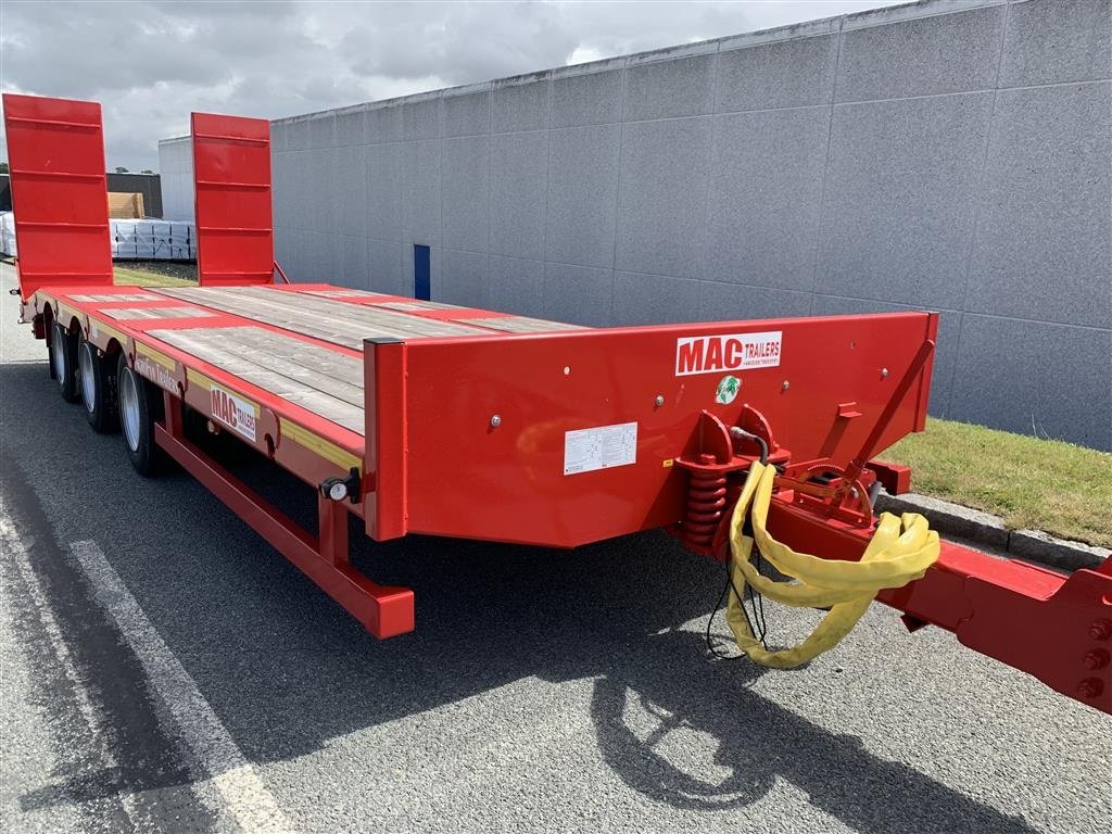 Tieflader tipa Oleo Mac 3 akslet maskintrailer, Gebrauchtmaschine u Ringe (Slika 22)