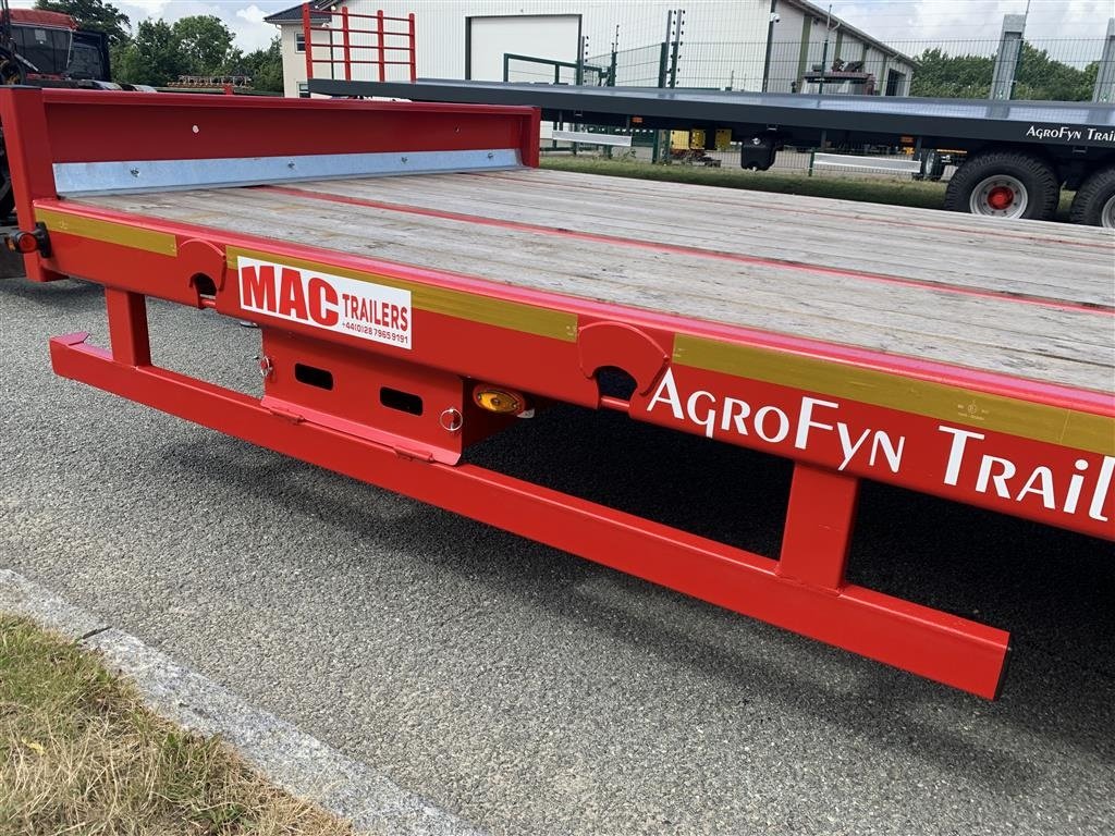 Tieflader tipa Oleo Mac 3 akslet maskintrailer, Gebrauchtmaschine u Ringe (Slika 13)