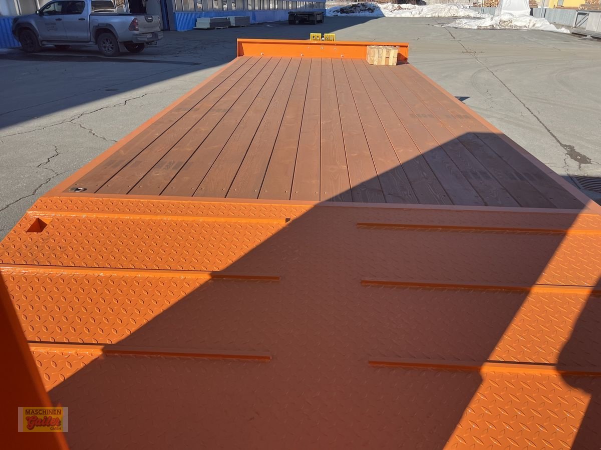 Tieflader des Typs PRONAR RC 2100/2 mit hydr. Rampen breite Ausführung, Neumaschine in Kötschach (Bild 12)