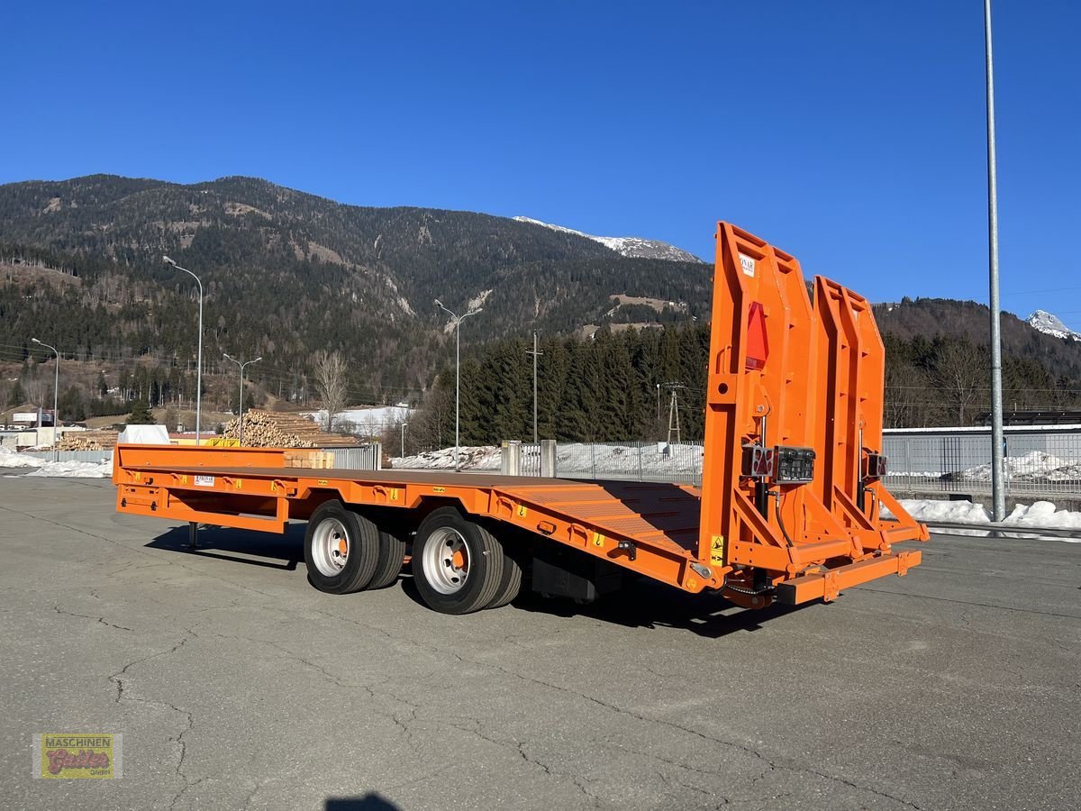 Tieflader des Typs PRONAR RC 2100/2 mit hydr. Rampen breite Ausführung, Neumaschine in Kötschach (Bild 7)