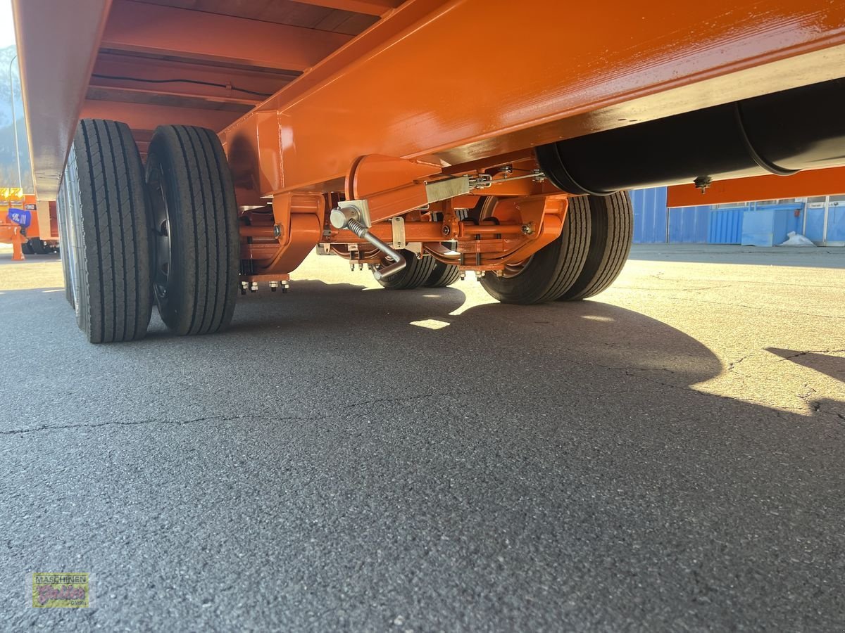 Tieflader des Typs PRONAR RC 2100/2 mit hydr. Rampen breite Ausführung, Neumaschine in Kötschach (Bild 17)