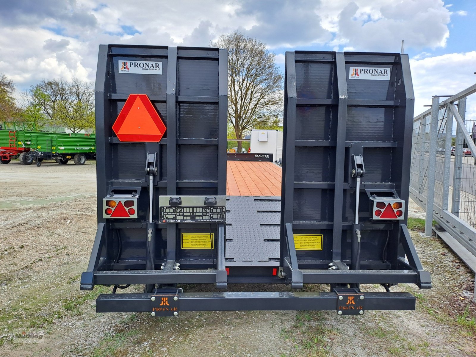 Tieflader des Typs PRONAR RC 2100/2, Neumaschine in Neumarkt (Bild 5)