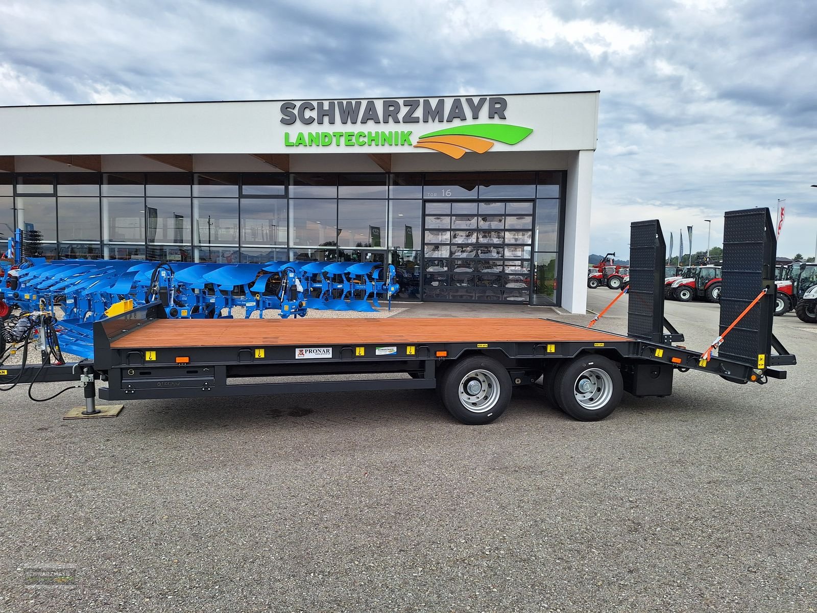 Tieflader des Typs PRONAR RC 2100/2, Neumaschine in Gampern (Bild 1)