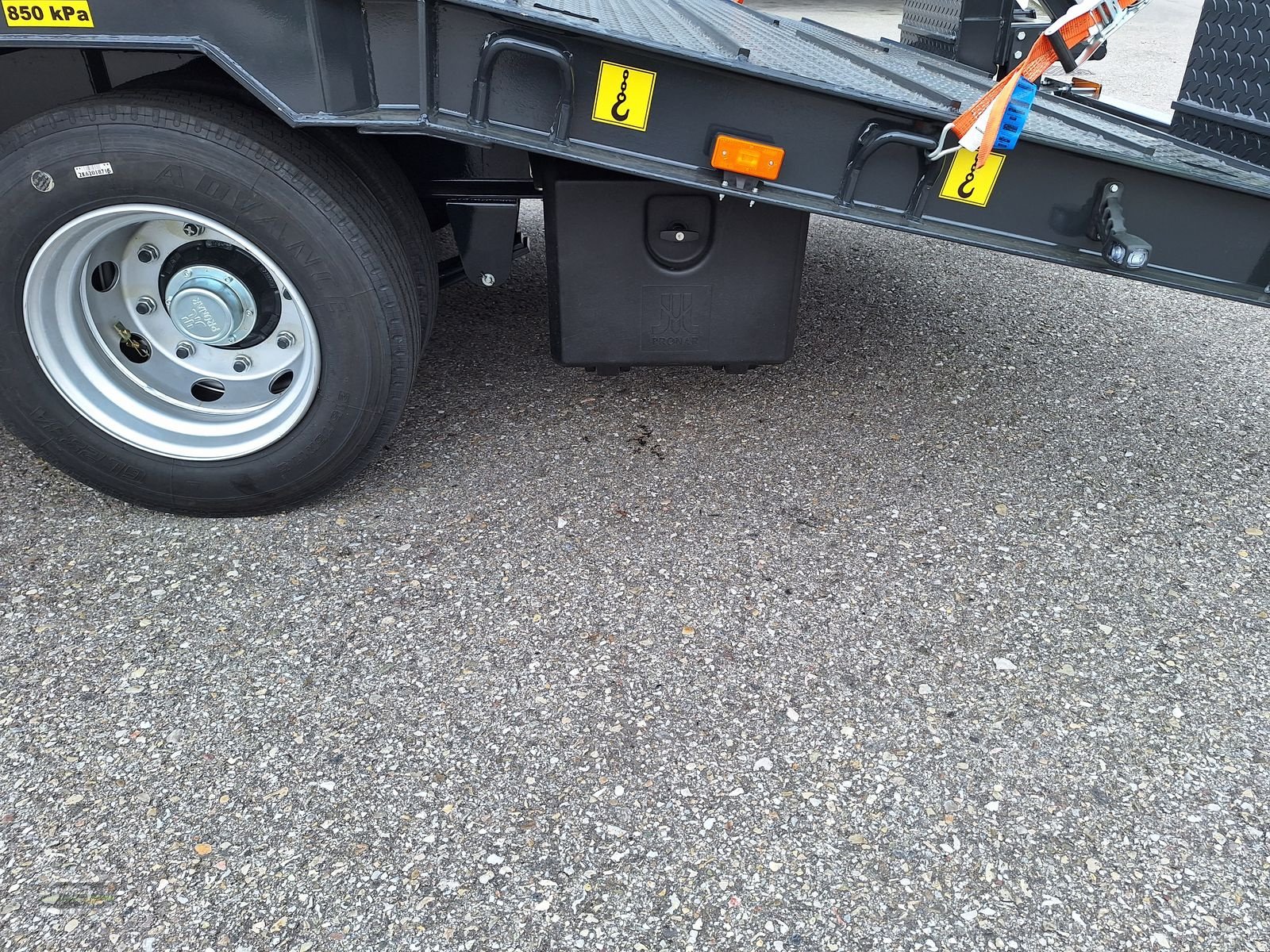 Tieflader des Typs PRONAR RC 2100/2, Neumaschine in Gampern (Bild 17)