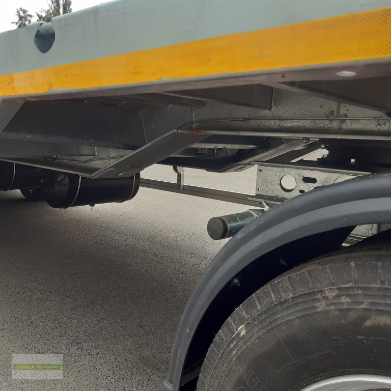 Tieflader des Typs Schwarzmüller LKW Anhänger, Neumaschine in Donnersdorf (Bild 5)