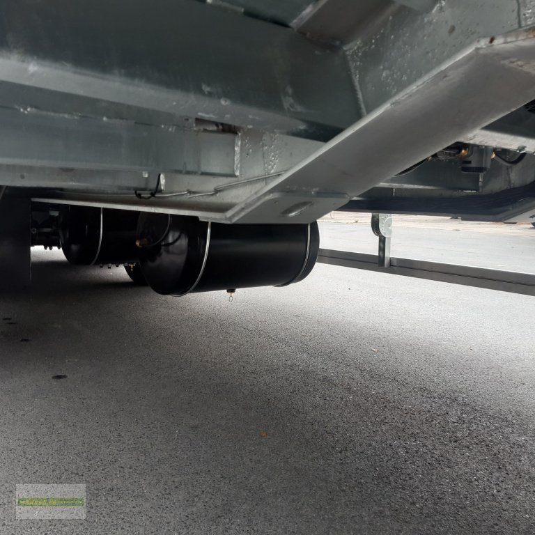 Tieflader des Typs Schwarzmüller LKW Anhänger, Neumaschine in Donnersdorf (Bild 7)