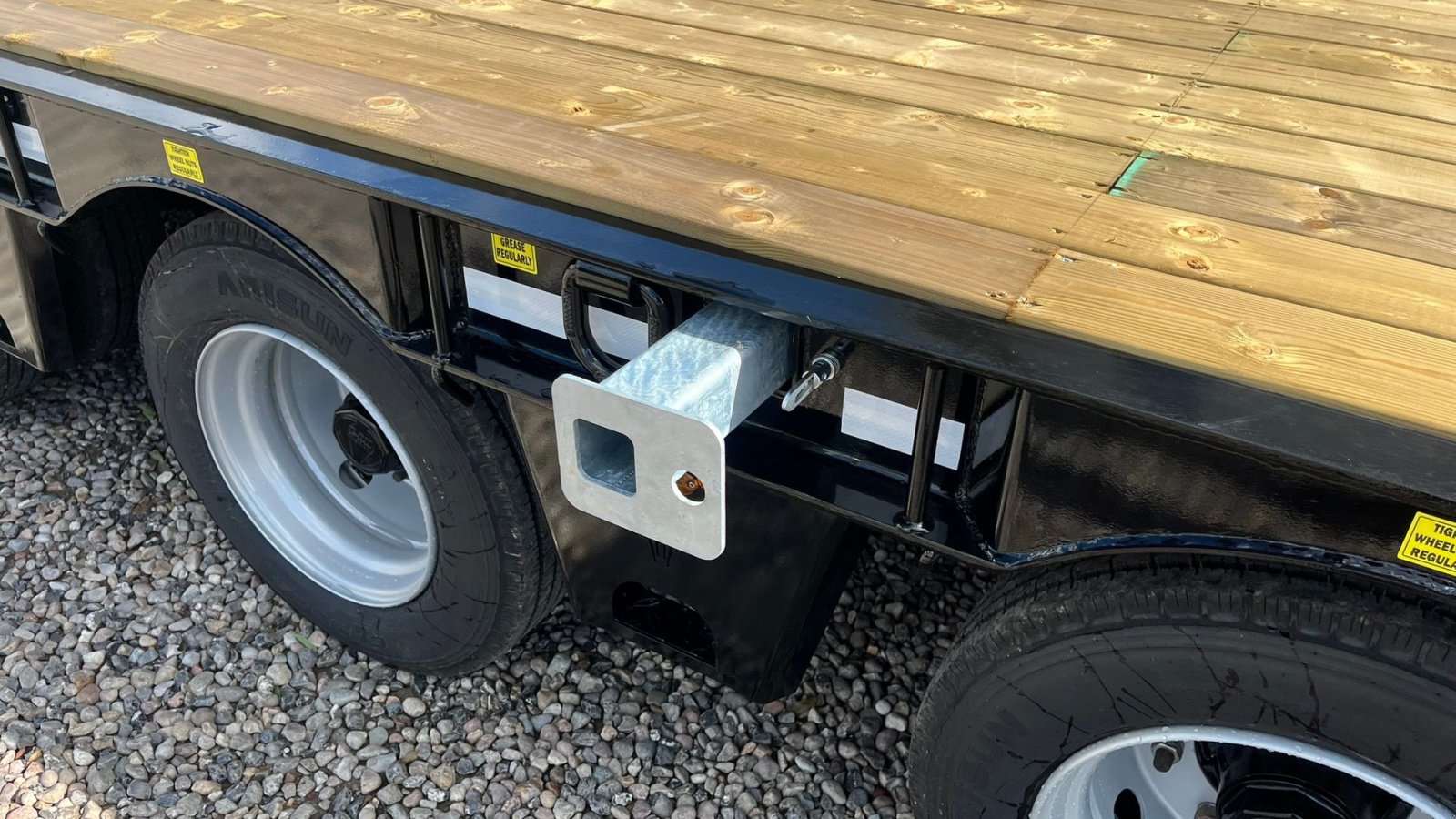 Tieflader tipa Sonstige 27TLL LANG MODEL med forbredningsudstyr samt kombi bremser, både luft og hydrauliske bremser. Affjedret træk og affjedret aksler. Med hydrauliske ramper og værktøjskasse, Gebrauchtmaschine u Lintrup (Slika 9)