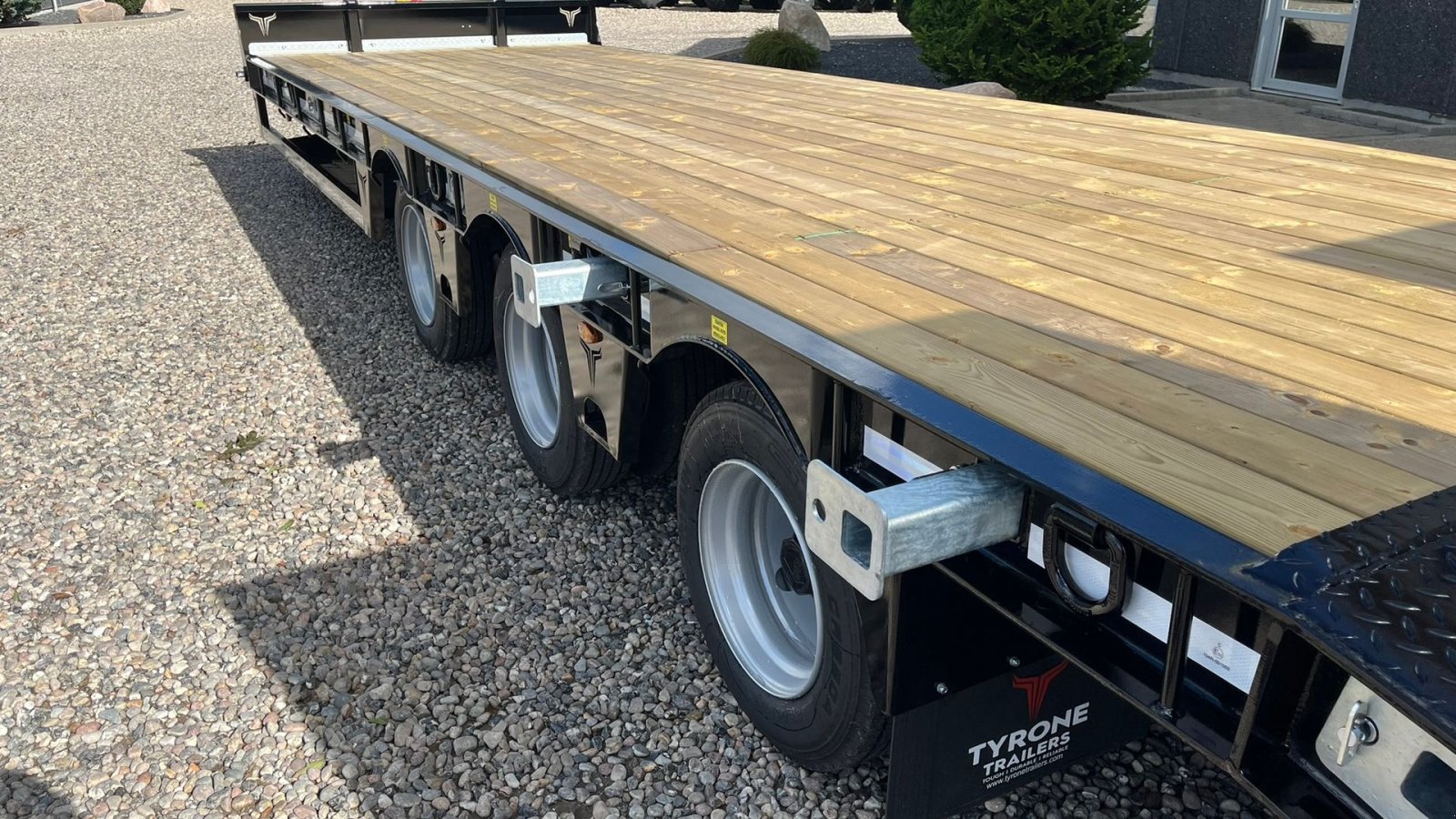 Tieflader tipa Sonstige 27TLL LANG MODEL med forbredningsudstyr samt kombi bremser, både luft og hydrauliske bremser. Affjedret træk og affjedret aksler. Med hydrauliske ramper og værktøjskasse, Gebrauchtmaschine u Lintrup (Slika 10)