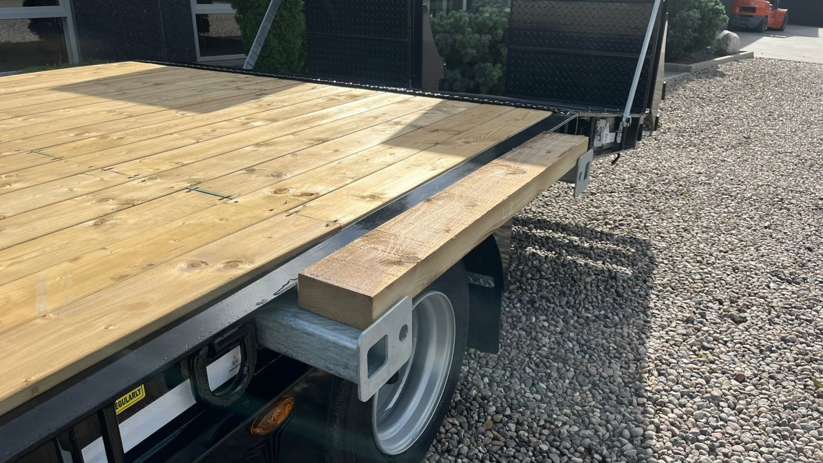 Tieflader tipa Sonstige 27TLL LANG MODEL med forbredningsudstyr samt kombi bremser, både luft og hydrauliske bremser. Affjedret træk og affjedret aksler. Med hydrauliske ramper og værktøjskasse, Gebrauchtmaschine u Lintrup (Slika 12)