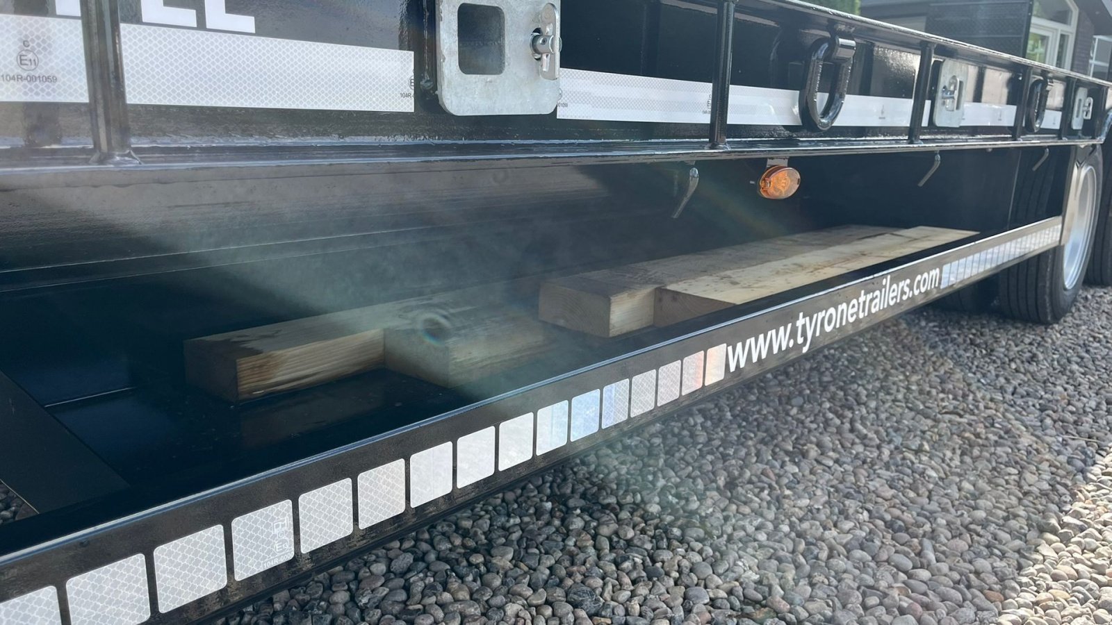 Tieflader tipa Sonstige 27TLL LANG MODEL med forbredningsudstyr samt kombi bremser, både luft og hydrauliske bremser. Affjedret træk og affjedret aksler. Med hydrauliske ramper og værktøjskasse, Gebrauchtmaschine u Lintrup (Slika 13)