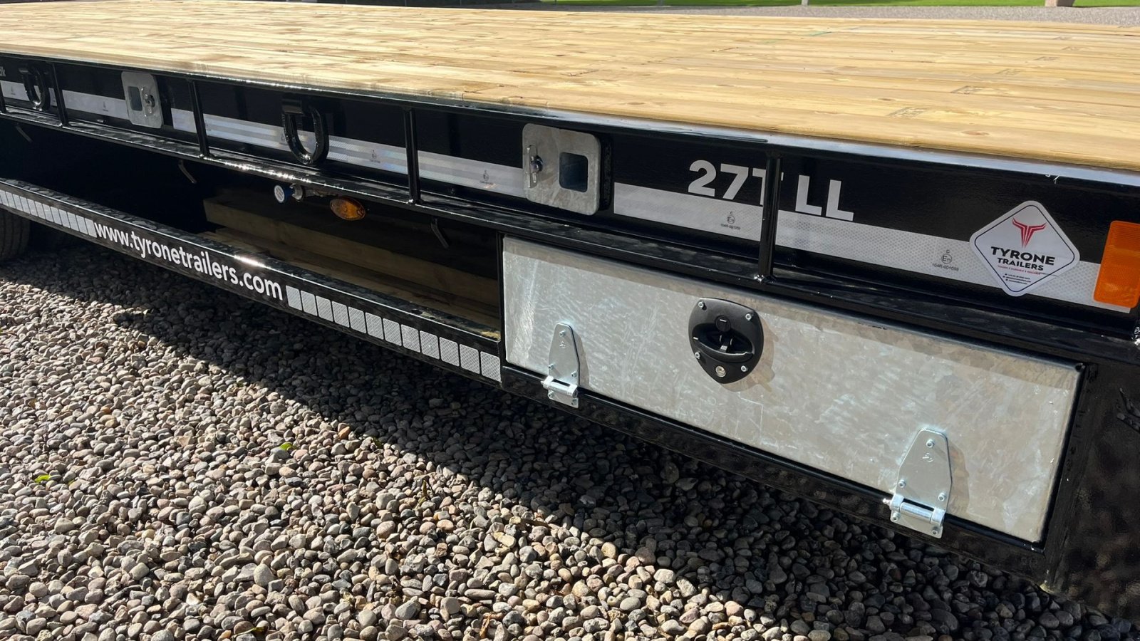 Tieflader tipa Sonstige 27TLL LANG MODEL med forbredningsudstyr samt kombi bremser, både luft og hydrauliske bremser. Affjedret træk og affjedret aksler. Med hydrauliske ramper og værktøjskasse, Gebrauchtmaschine u Lintrup (Slika 14)