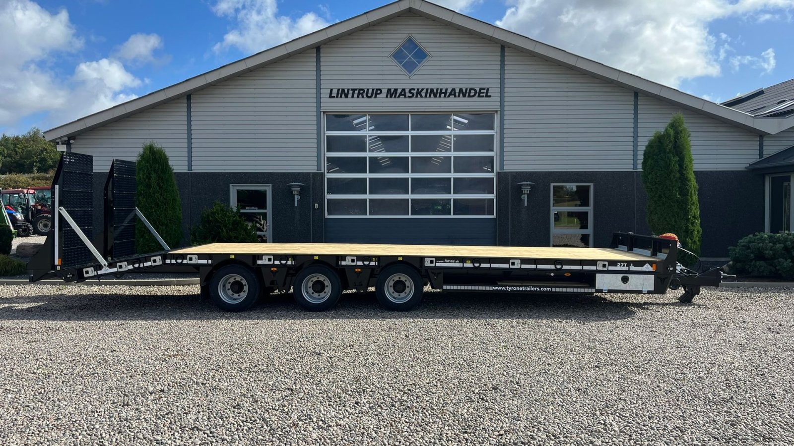 Tieflader tipa Sonstige 27TLL LANG MODEL med forbredningsudstyr samt kombi bremser, både luft og hydrauliske bremser. Affjedret træk og affjedret aksler. Med hydrauliske ramper og værktøjskasse, Gebrauchtmaschine u Lintrup (Slika 18)