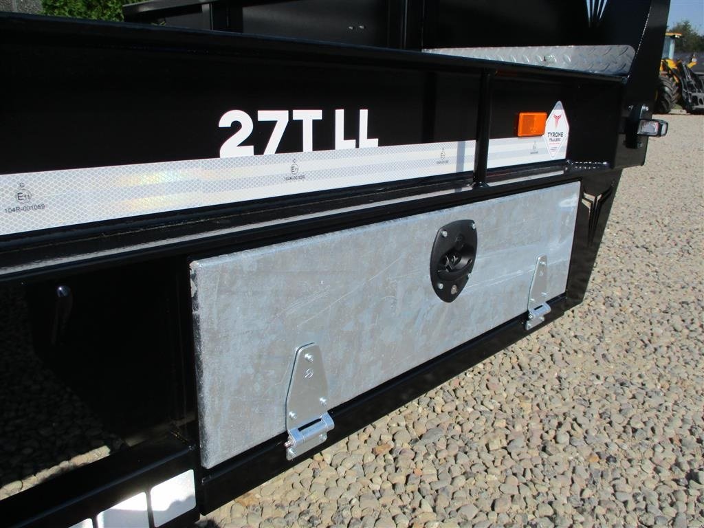 Tieflader tip Sonstige 27TLL LANG MODEL med kombi bremser, både luft og hydrauliske bremser. Affjedret træk og affjedret aksler. Med hydrauliske ramper og værktøjskasse, Gebrauchtmaschine in Lintrup (Poză 7)