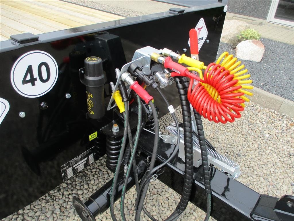 Tieflader tip Sonstige 27TLL LANG MODEL med kombi bremser, både luft og hydrauliske bremser. Affjedret træk og affjedret aksler. Med hydrauliske ramper og værktøjskasse, Gebrauchtmaschine in Lintrup (Poză 13)