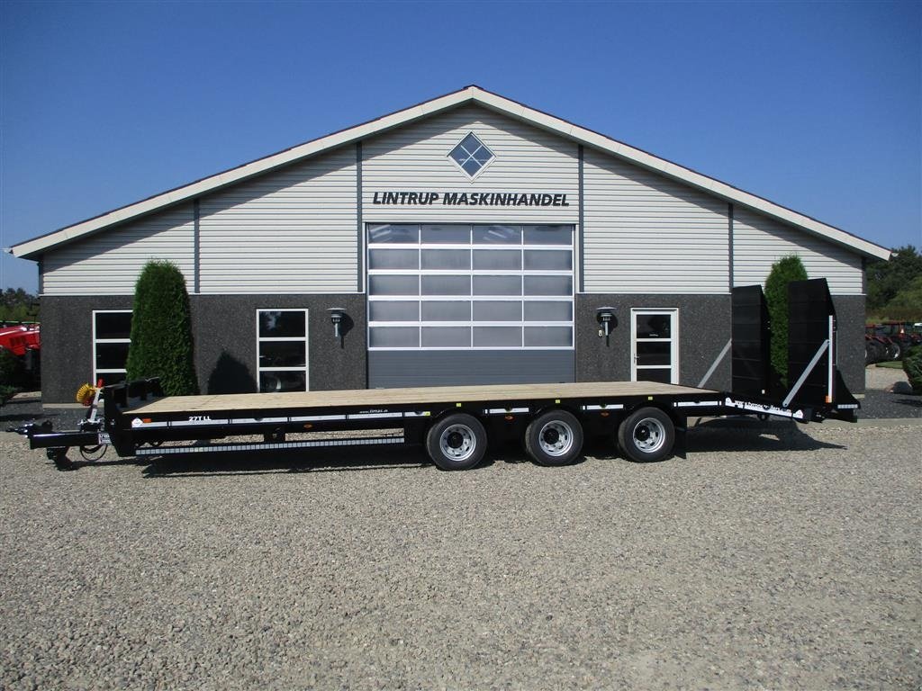 Tieflader tip Sonstige 27TLL LANG MODEL med kombi bremser, både luft og hydrauliske bremser. Affjedret træk og affjedret aksler. Med hydrauliske ramper og værktøjskasse, Gebrauchtmaschine in Lintrup (Poză 14)