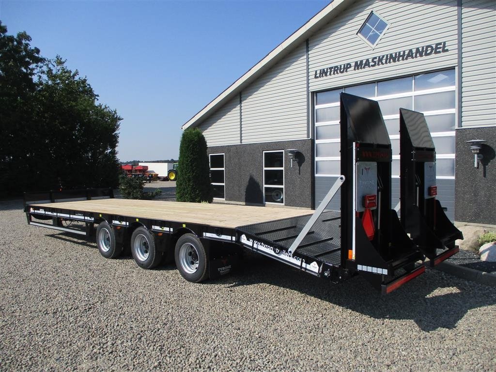 Tieflader tip Sonstige 27TLL LANG MODEL med kombi bremser, både luft og hydrauliske bremser. Affjedret træk og affjedret aksler. Med hydrauliske ramper og værktøjskasse, Gebrauchtmaschine in Lintrup (Poză 19)