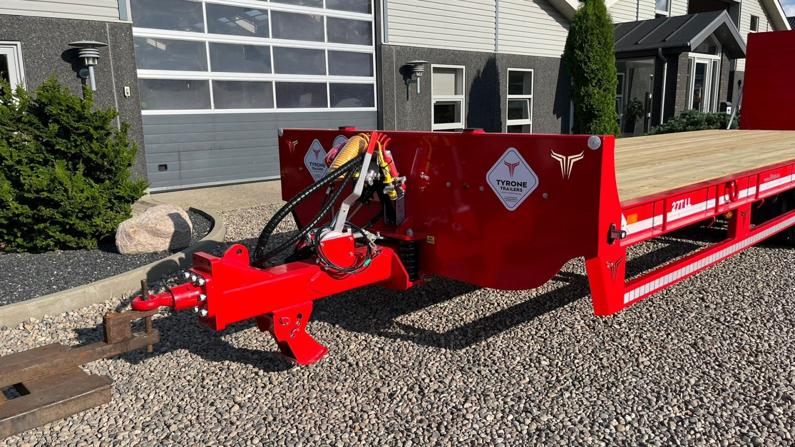 Tieflader of the type Sonstige 27TLL LANG MODEL med kombi bremser, både luft og hydrauliske bremser. Affjedret træk og affjedret aksler. Med hydrauliske ramper og værktøjskasse, Gebrauchtmaschine in Lintrup (Picture 5)