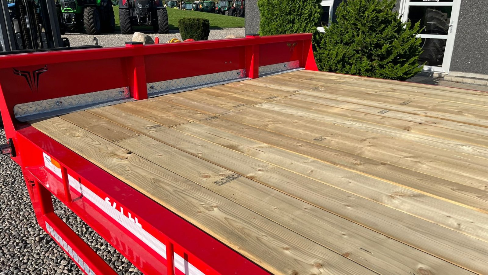 Tieflader of the type Sonstige 27TLL LANG MODEL med kombi bremser, både luft og hydrauliske bremser. Affjedret træk og affjedret aksler. Med hydrauliske ramper og værktøjskasse, Gebrauchtmaschine in Lintrup (Picture 13)