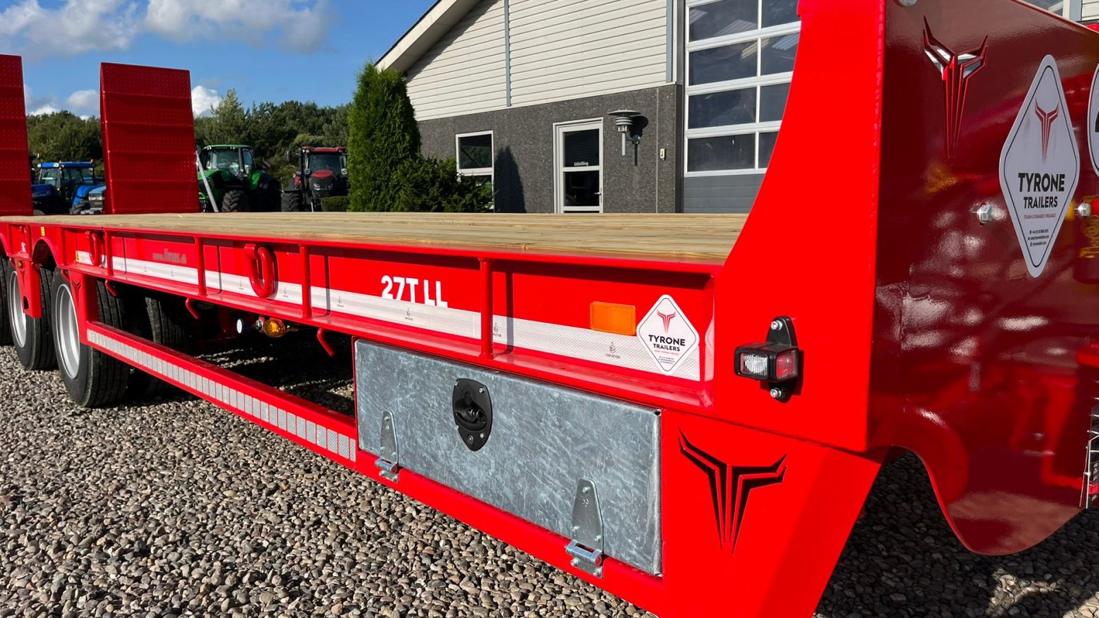 Tieflader of the type Sonstige 27TLL LANG MODEL med kombi bremser, både luft og hydrauliske bremser. Affjedret træk og affjedret aksler. Med hydrauliske ramper og værktøjskasse, Gebrauchtmaschine in Lintrup (Picture 17)