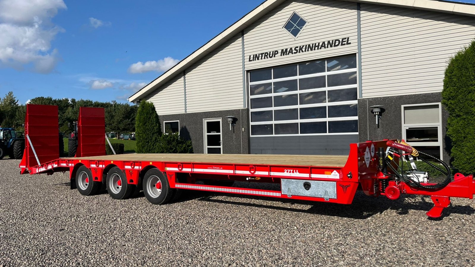 Tieflader of the type Sonstige 27TLL LANG MODEL med kombi bremser, både luft og hydrauliske bremser. Affjedret træk og affjedret aksler. Med hydrauliske ramper og værktøjskasse, Gebrauchtmaschine in Lintrup (Picture 25)