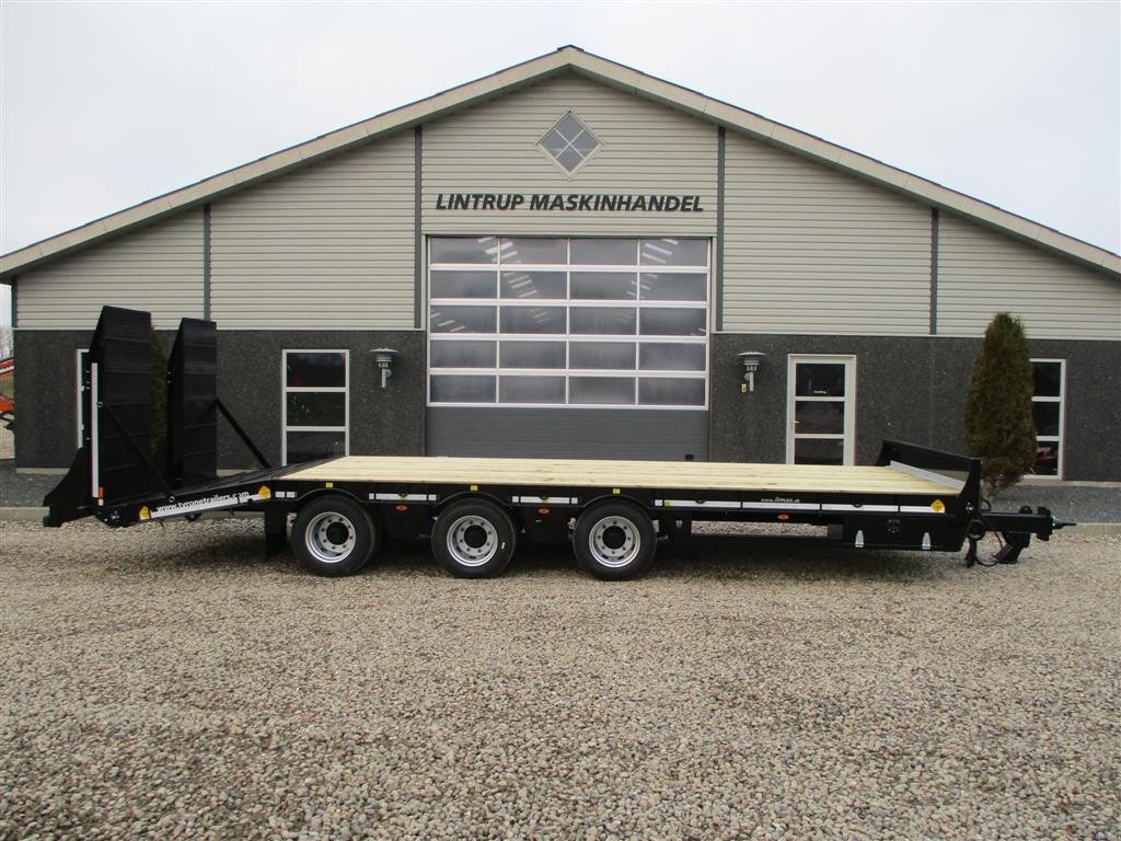 Tieflader typu Sonstige 27TLL med kombi bremser, både luft og hydrauliske bremser. Affjedret træk og affjedret aksler. Med hydrauliske ramper og værktøjskasse, Gebrauchtmaschine v Lintrup (Obrázek 1)