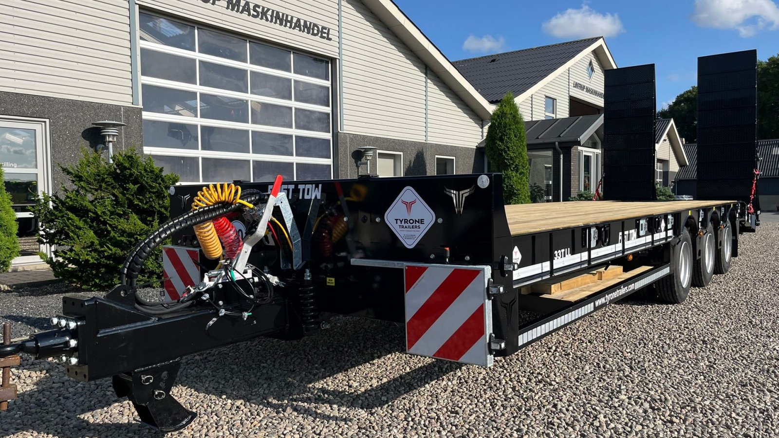 Tieflader tip Sonstige 33TLL LANG MODEL med kombi bremser, både luft og hydrauliske bremser. Affjedret træk og affjedret aksler. Med hydrauliske ramper og værktøjskasse, Gebrauchtmaschine in Lintrup (Poză 4)