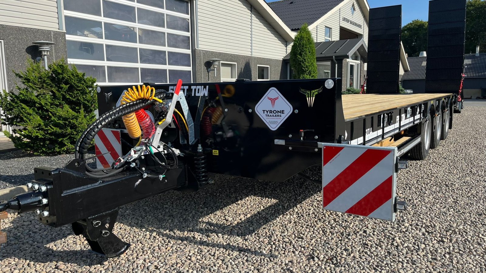 Tieflader tip Sonstige 33TLL LANG MODEL med kombi bremser, både luft og hydrauliske bremser. Affjedret træk og affjedret aksler. Med hydrauliske ramper og værktøjskasse, Gebrauchtmaschine in Lintrup (Poză 5)