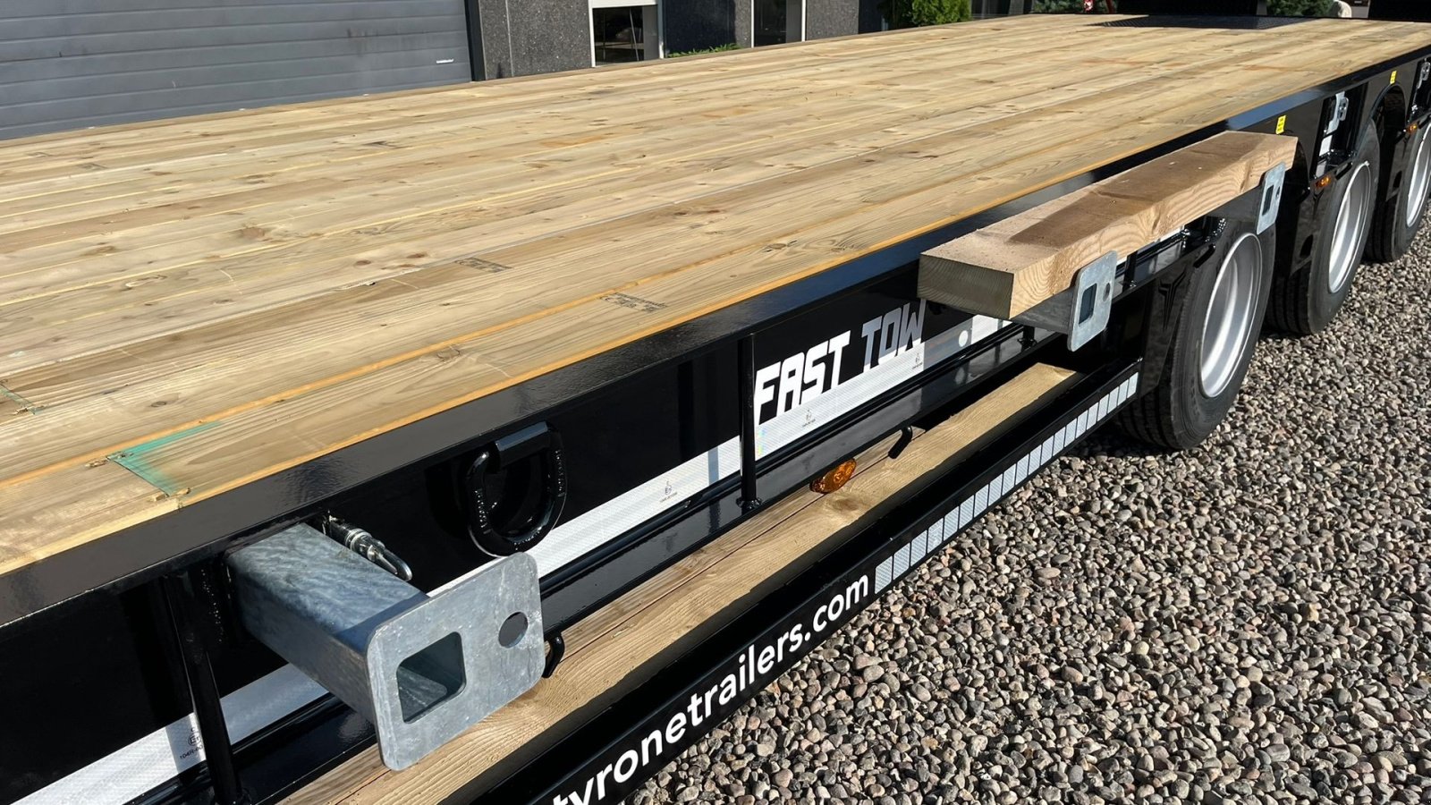 Tieflader tip Sonstige 33TLL LANG MODEL med kombi bremser, både luft og hydrauliske bremser. Affjedret træk og affjedret aksler. Med hydrauliske ramper og værktøjskasse, Gebrauchtmaschine in Lintrup (Poză 8)