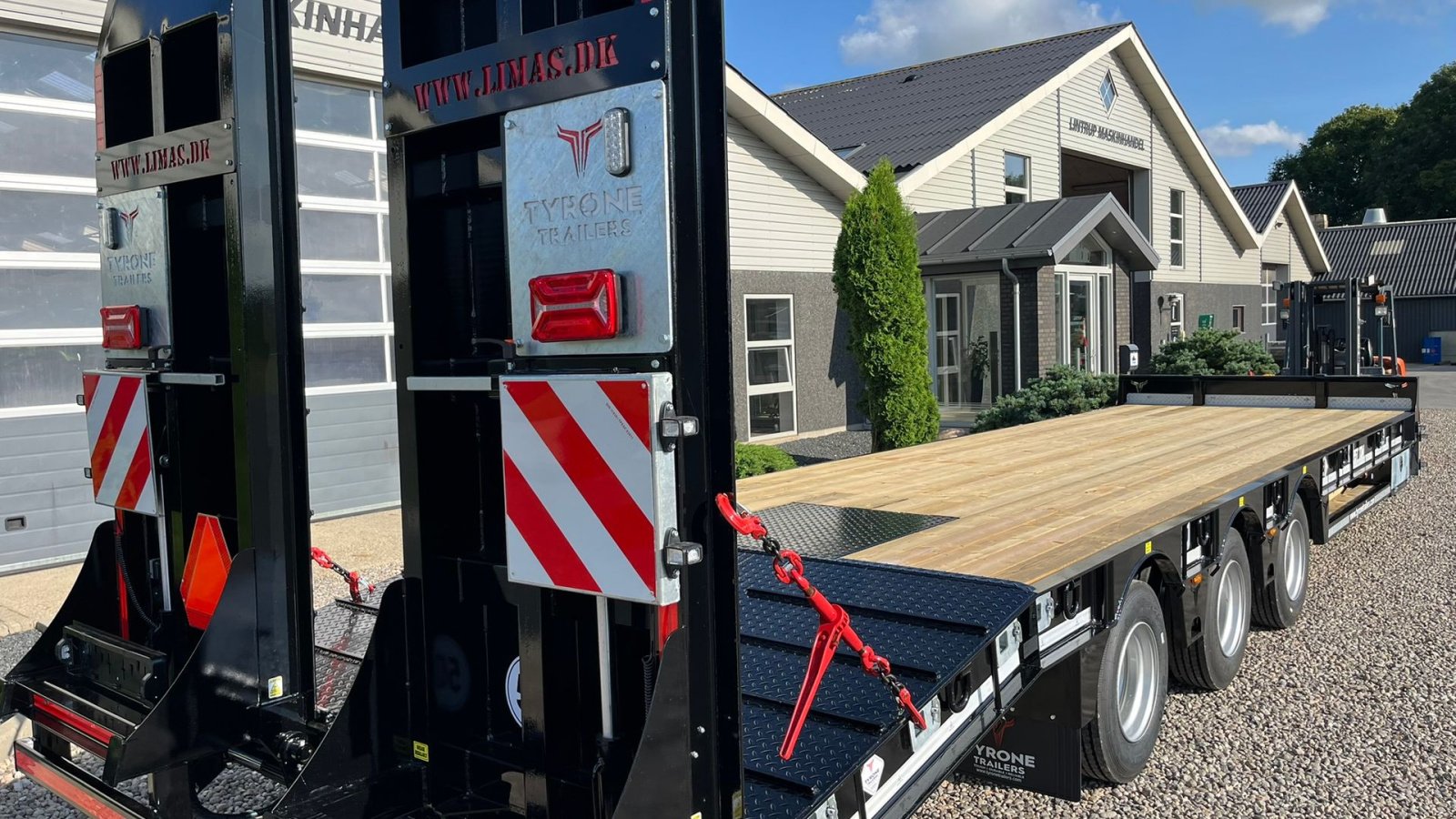 Tieflader tip Sonstige 33TLL LANG MODEL med kombi bremser, både luft og hydrauliske bremser. Affjedret træk og affjedret aksler. Med hydrauliske ramper og værktøjskasse, Gebrauchtmaschine in Lintrup (Poză 18)