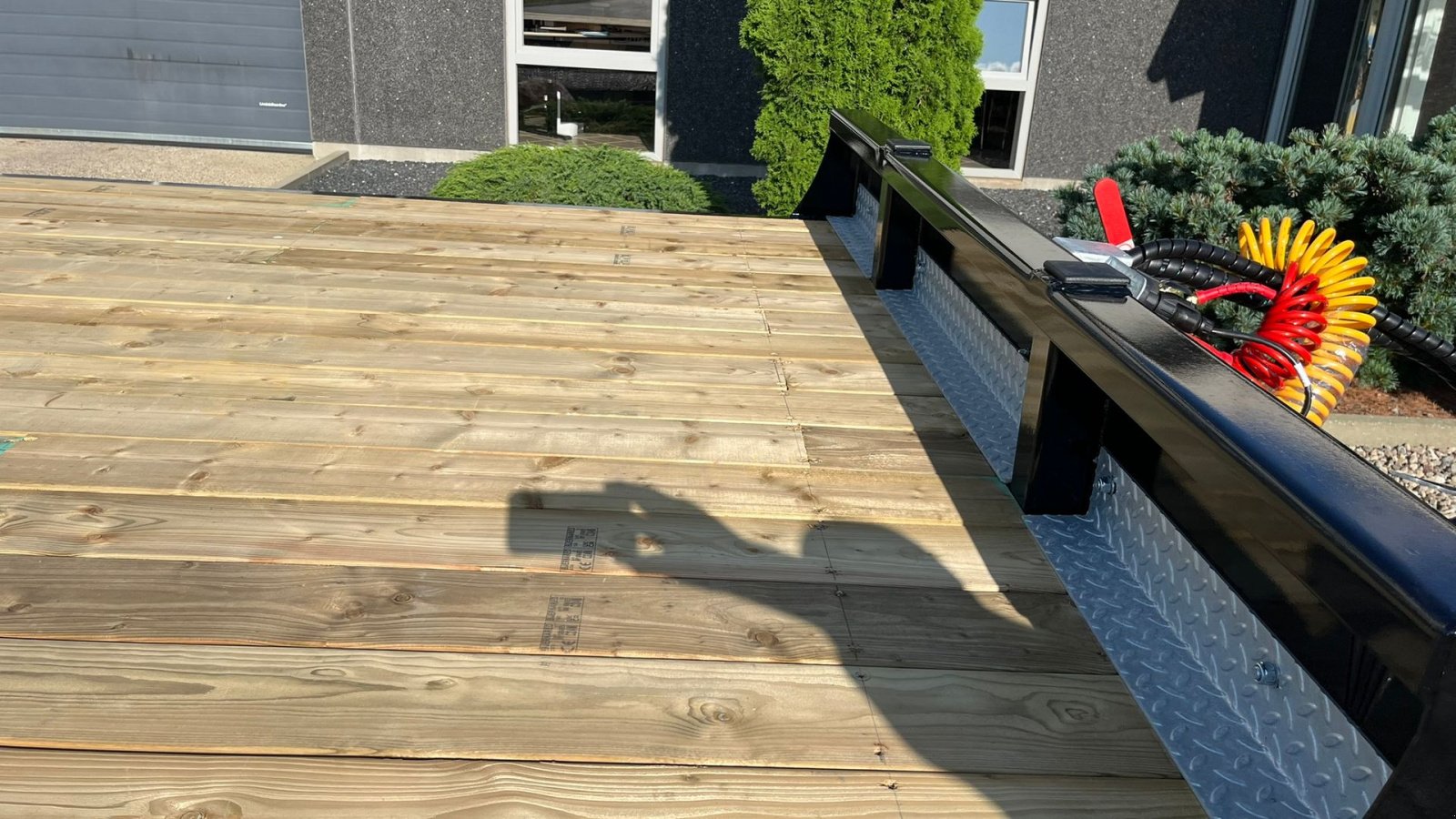 Tieflader tip Sonstige 33TLL LANG MODEL med kombi bremser, både luft og hydrauliske bremser. Affjedret træk og affjedret aksler. Med hydrauliske ramper og værktøjskasse, Gebrauchtmaschine in Lintrup (Poză 22)