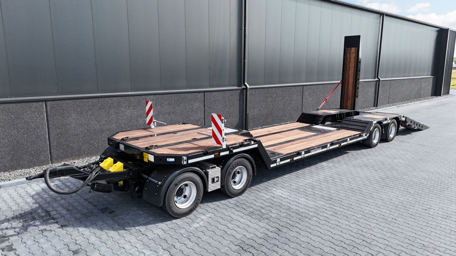 Tieflader des Typs Sonstige Twente Trailer Kuip Dieplader, Neumaschine in Geesteren (Bild 1)