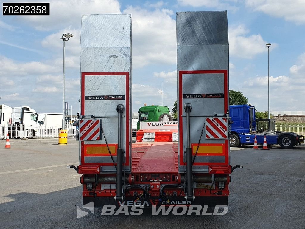 Tieflader des Typs Sonstige Vega STANDARD LOWBED 2 axles Lift + 2xLenkachse Hydraulic Ramps, Neumaschine in Veghel (Bild 7)