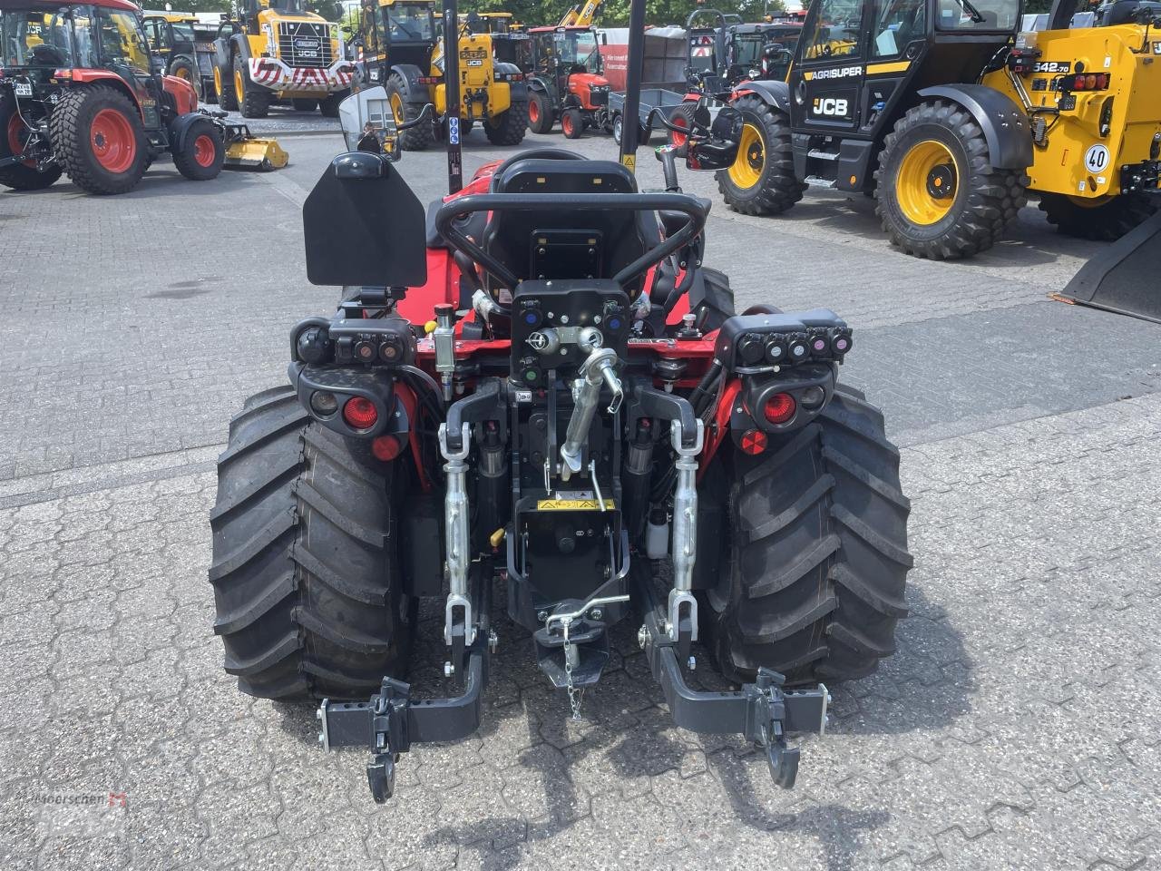 Traktor des Typs Antonio Carraro TR 5800 Infinity, Neumaschine in Tönisvorst (Bild 3)