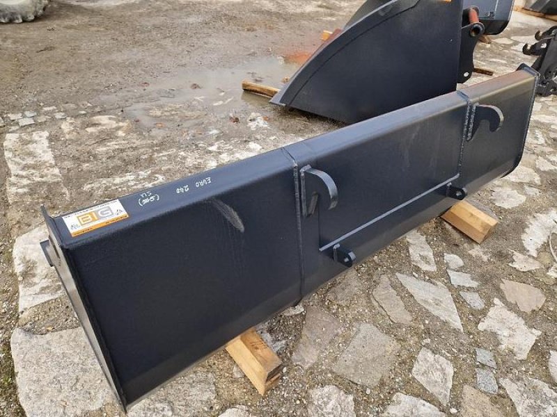 Traktor des Typs Big Dutchman Schwergutschaufel 240 cm mit Euro Aufnahme, Neumaschine in Göpfritz an der Wild (Bild 2)