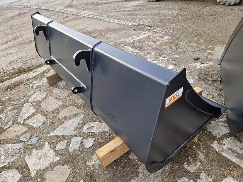 Traktor des Typs Big Dutchman Schwergutschaufel 240 cm mit Euro Aufnahme, Neumaschine in Göpfritz an der Wild (Bild 3)