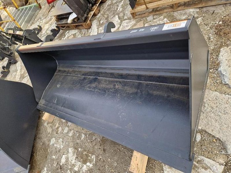 Traktor des Typs Big Dutchman Schwergutschaufel 240 cm mit Euro Aufnahme, Neumaschine in Göpfritz an der Wild (Bild 1)