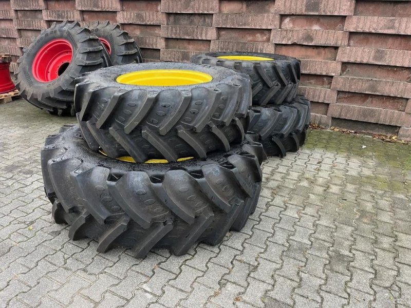 Traktor des Typs BKT 480/70 - R 28 580/70- R 38, Gebrauchtmaschine in Hapert (Bild 1)