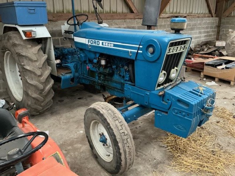 Traktor za tip Bomford 5600, Gebrauchtmaschine u les hayons (Slika 2)