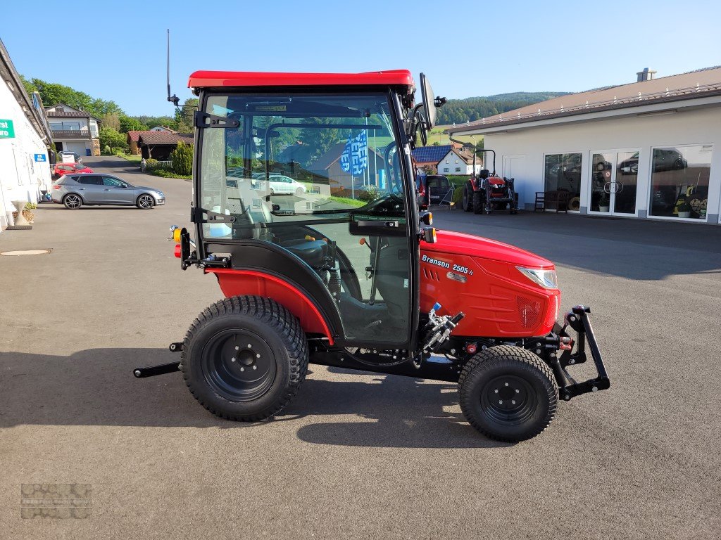 Traktor of the type Branson 2505 H, Neumaschine in Geroda (Picture 4)