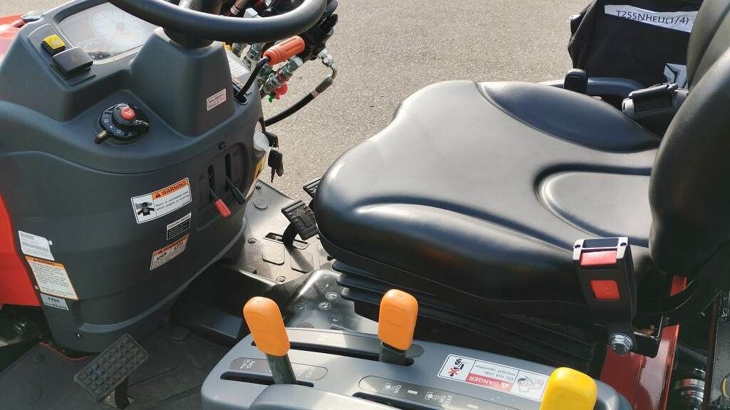 Traktor του τύπου Branson 2505 HST, Neumaschine σε Mijdrecht (Φωτογραφία 9)